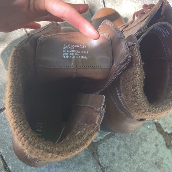 Boots - Picture 3 of 5